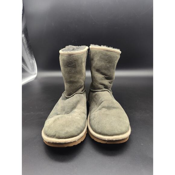 UGG Classic Short Sheepskin Boots Women’s 6 Gray Suede Fur Lined Winter Boot - Picture 3 of 7
